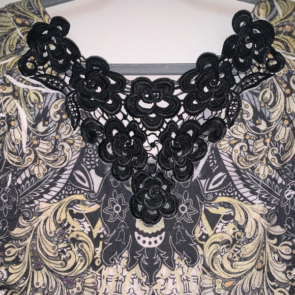 Live & Let Live Top - Picture 9 of 12